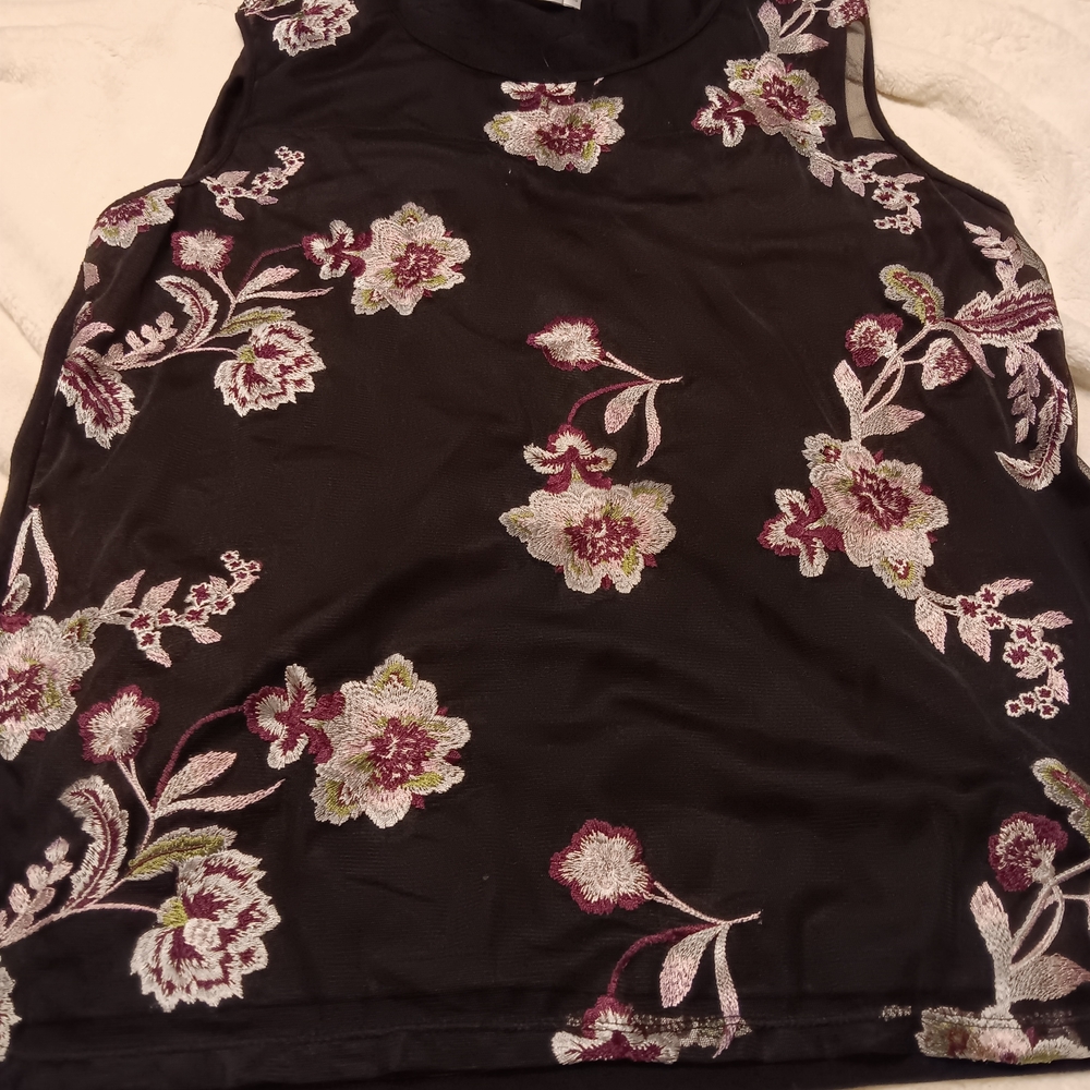 Nwot Ricki's Black Top with Floral Embroidery